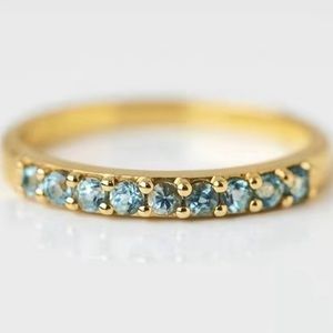 Gorgeous Aquamarine Ring - Gold